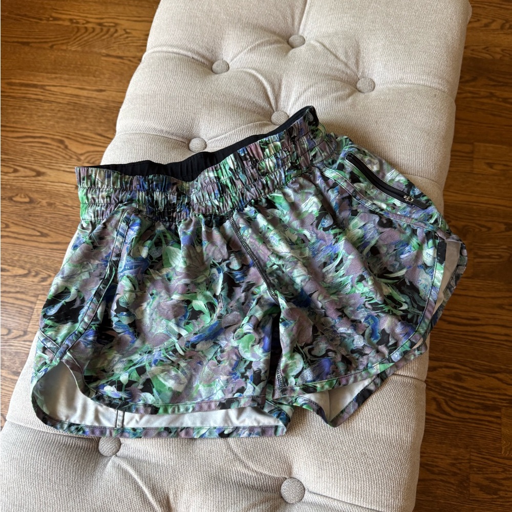 Lululemon Floral Patterned Athletic Shorts sz 8